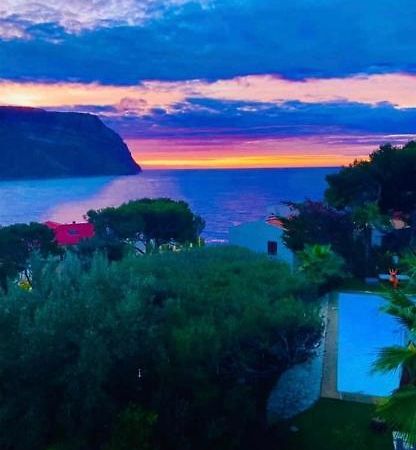 Astoria Villa Maison D Hotes Studio Vue Mer Avec Piscine Cassis Buitenkant foto